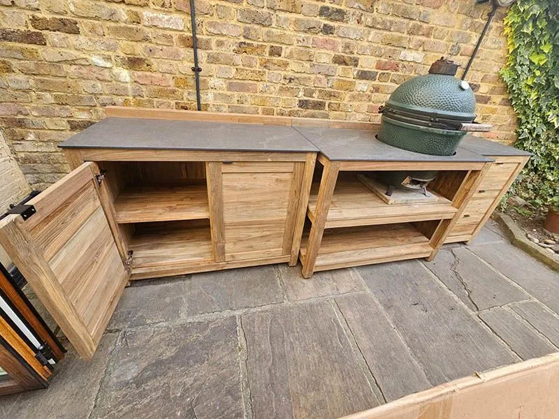 תחנת ברביקיו חוץ יוקרתית עם Big Green Egg מובנה