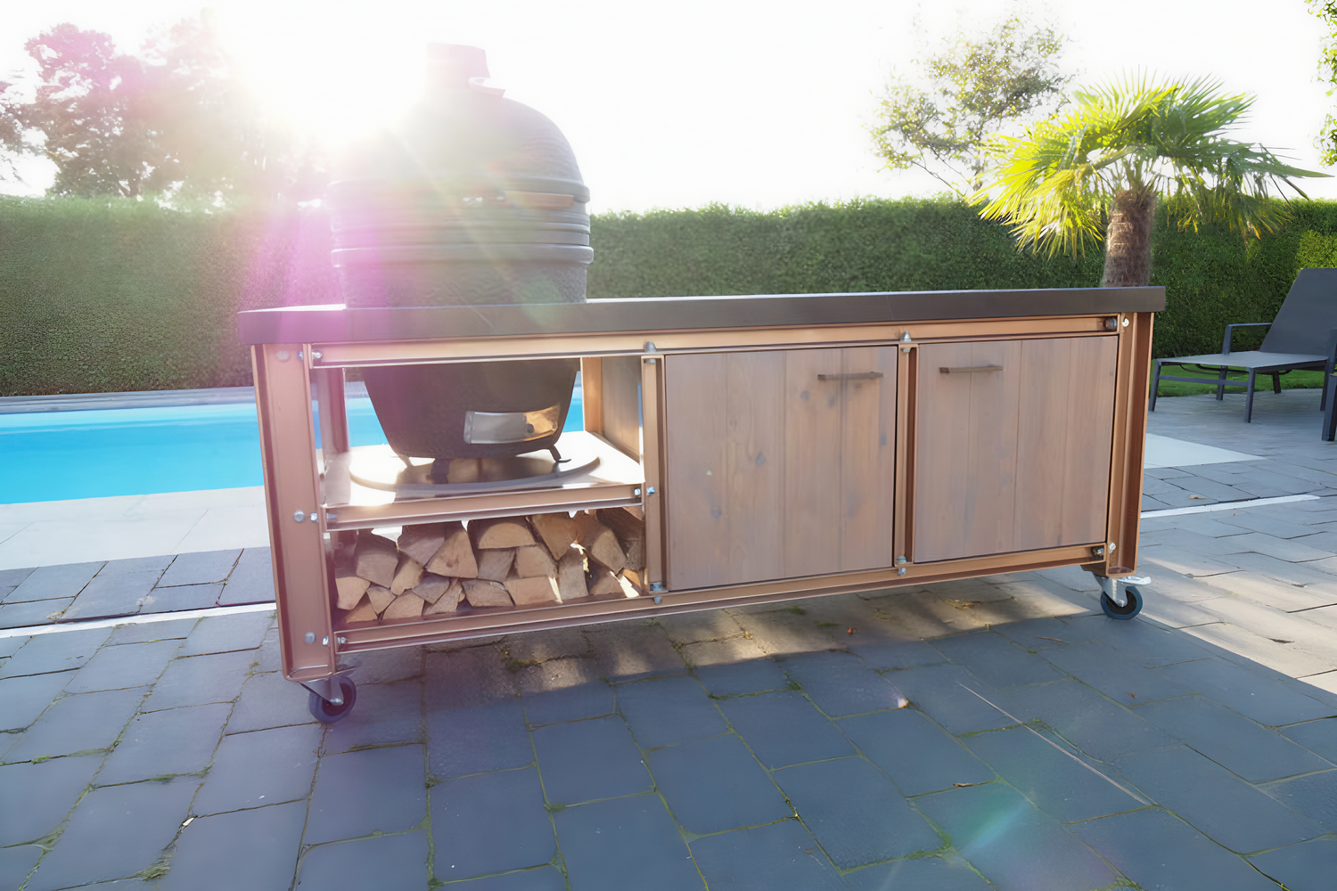מטבח גריל חוץ לגינה עם Big Green Egg מובנה