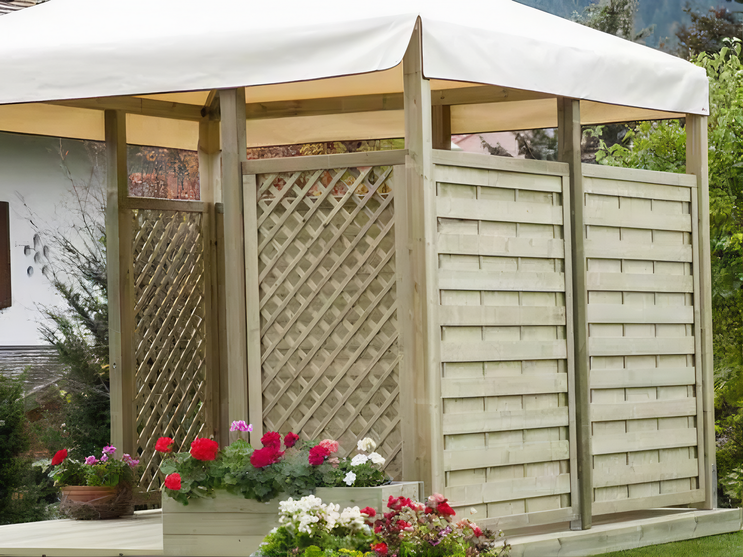OutdoorLine פרגולת קירוי לגינה